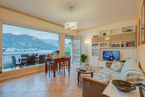 Ambra lakeside retreat&view / Terrace