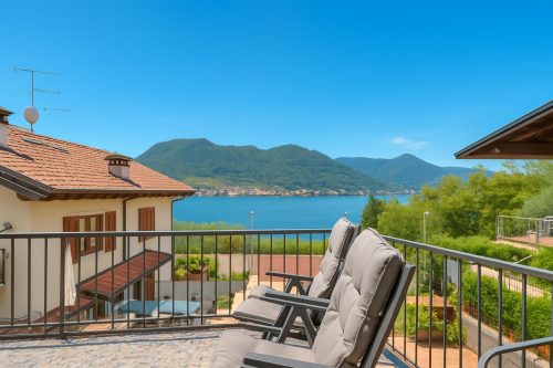 Ambra lakeside retreat&view / Terrace