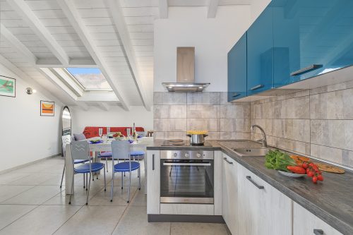 Casa Elisa - Sea Front Apartment with Balcony