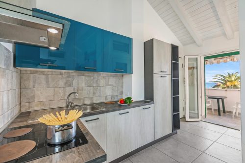Casa Elisa - Sea Front Apartment with Balcony