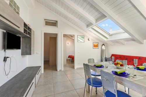 Casa Elisa - Sea Front Apartment with Balcony