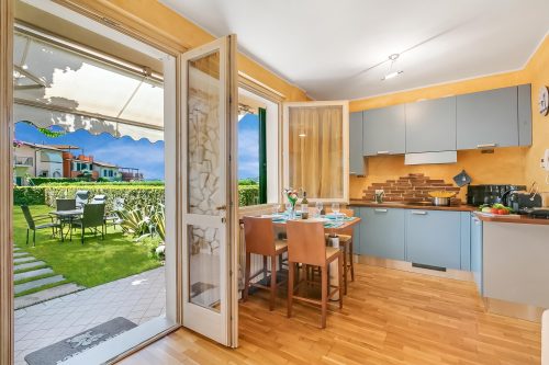 Sole Retreat: Shared Pool, garden&park