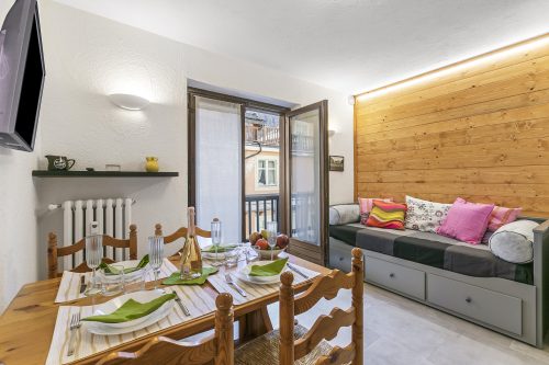 Rochebrune 6th - Flat with Balcony for 4