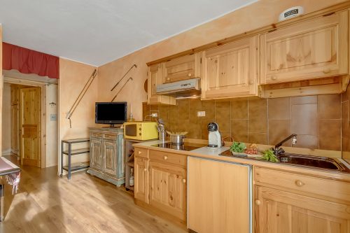 Rochebrune 5th - Flat with Balcony for 4