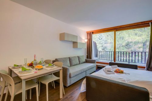 Studio La Finestra Sulle Piste with Balcony and Garage