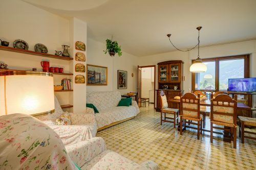 Appartamento Vista Alta with Balcony for 5