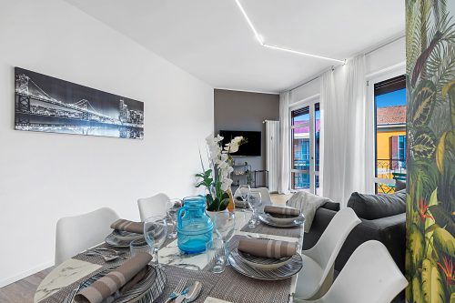 Specchio Di Cielo: Apartment with Terrace and AC Arona Center