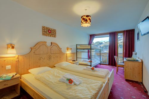 Hotel Relais Alpin Family Room Balcony10 230