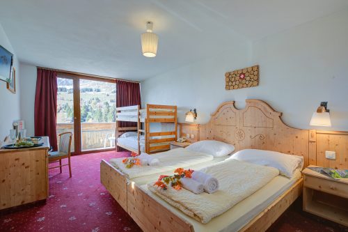 Hotel Relais Alpin Family Room Balcony15 240