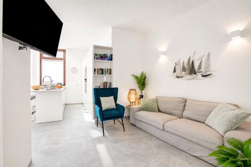 Quiet Oasis In Riva Heart with Balcony Dining