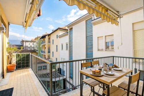 Quiet Oasis In Riva Heart with Balcony Dining