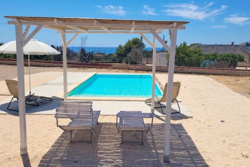 Villa Pescoluse with Private Pool and Sea View
