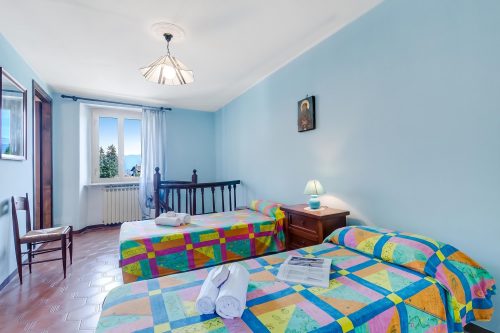 Old Pella: 100m to Lake Orta, Terrace and Views
