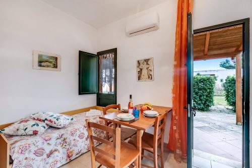 Basilico Among Greenery And Sea - Airco