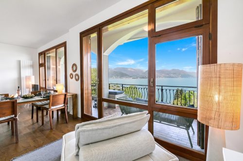 Elegant Panorama Lake View Terrace with Pool