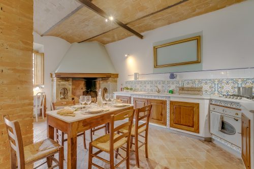 Torre Rasa 5 Putti with Shared Pool