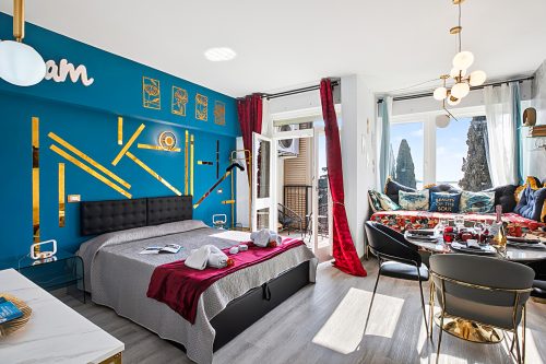 Luxury Apt 402 with Pool & Lake View
