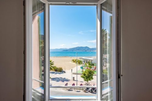 Da Lino Beachfront Apartment for 4
