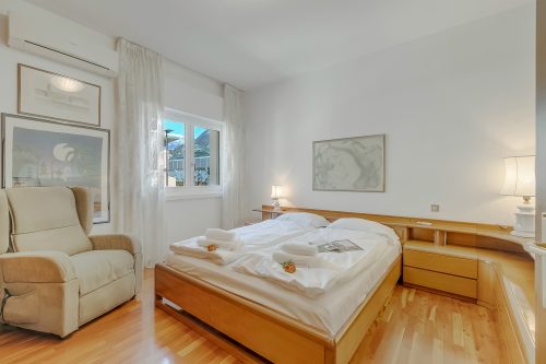Rosa Apartment, Balcony and AC