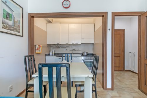 Appartamento Magenta - Apartment with Sunny Balcony