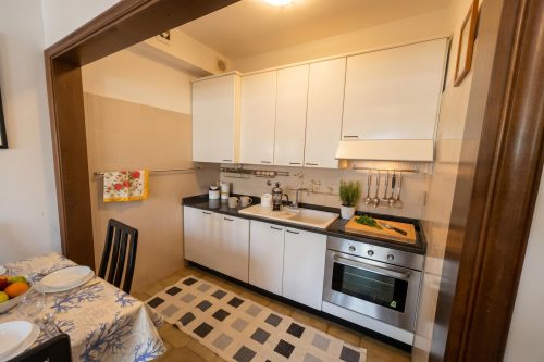 Appartamento Magenta - Apartment with Sunny Balcony