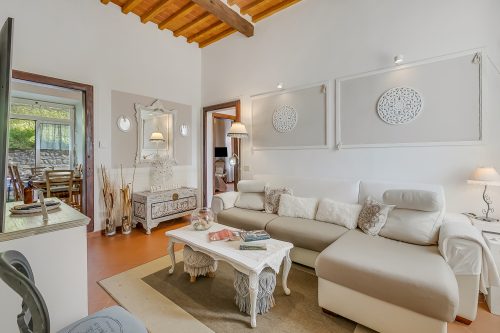Romantic Apt Jacuzzi,Private Garden & Pet Friendly