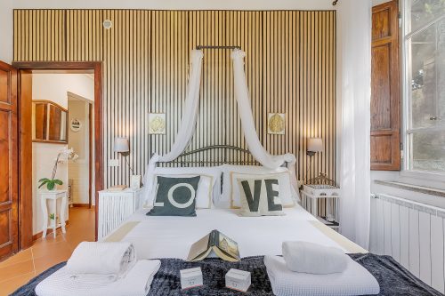 Romantic Apt Jacuzzi,Private Garden & Pet Friendly