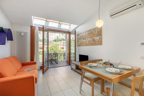 Garda Therme Apartment with Balcony & Mountain Views