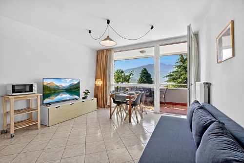 Lagotissimo 17 - Apartment with Balcony View and Pool