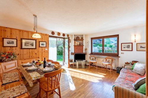 Family Apartment Steps From Ski Lifts