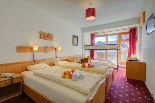 Hotel Relais Alpin Family Room & Balcony2 130