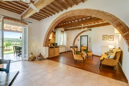 Relaxing Family Villa Roses Shared Pool10
