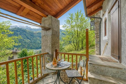 Luna Apartment Baita Ayana with Balcony Views