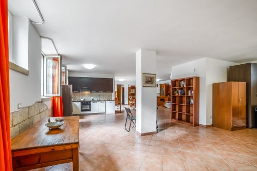 Apartment Civico 32 - Gardens & Shared Pool