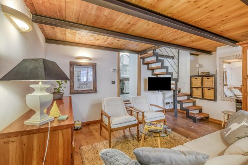 Le Bon Bon Rose Alpine Retreat for 4
