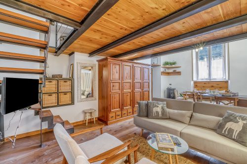 Le Bon Bon Rose Alpine Retreat for 4