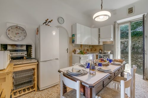 Villa Incanto Sul Lago: Lakefront, Garden & Balconies (Sleeps 7)