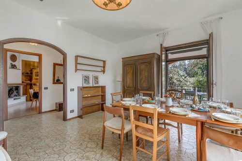 Villa Eva: Leggiuno 5-Bed Villa for Families & Groups (Sleeps 10)