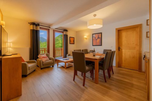 l'Ours Bleu C11 Ski-In at Vallorcine| Shared Pool, Gym & Wellness