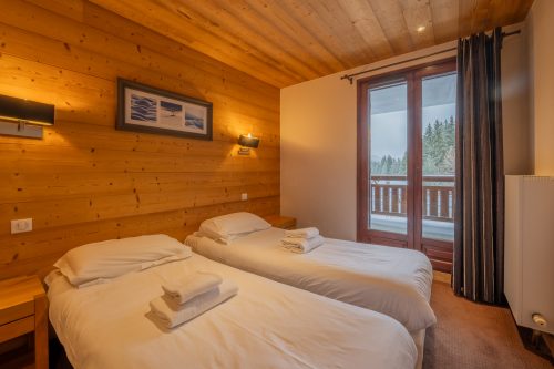 l'Ours Bleu C11 Ski-In at Vallorcine| Shared Pool, Gym & Wellness