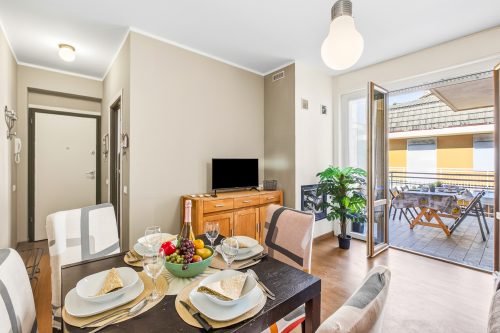 Casa Mirella quiet 2BR with View, Balcony and AC