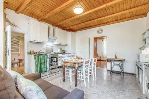 Butterfly Apartment: Lake Maggiore Luino Apartment with Balcony