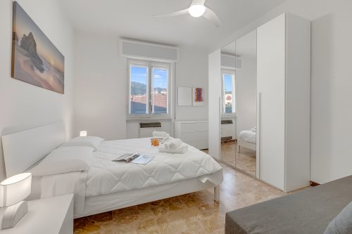Verdi Loano Beach Apartment with Balcony