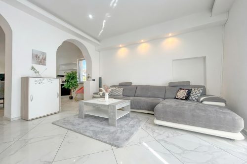 Cianta - Apartment with Terrace and Parking