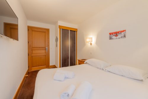 V Balme 12: Beside Ski Lift; Pool, Sauna & Gym