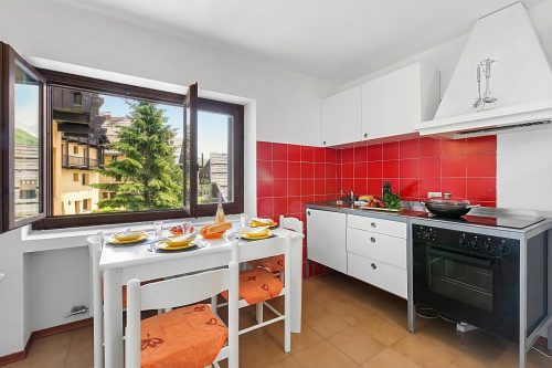 La Piazzetta - Flat with Parking for 4