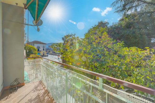 Asia Apartment 2BR in Laveno Center
