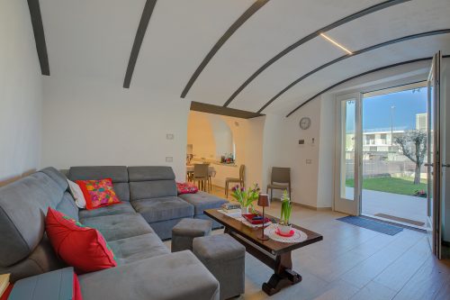 Peschiera few steps from the lake Garden, Terrace, & AC