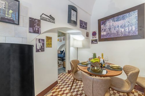 Jazzy House In Historic Centre 2BR Sleeps 4