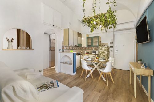 EA Blue Marin Apartment with A/C